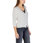 A soft off-white knit Morgan De Toi women beige button cardigan with three-quarter sleeves and a v-neckline