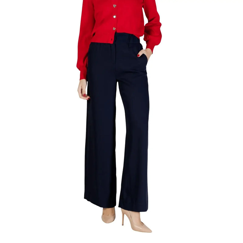 Navy blue wide-leg Morgan De Toi women trousers with straight cut front pockets made of polyester fabric