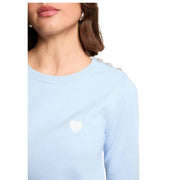 Morgan De Toi Damenpullover aus blauem Viskose-Strickstoff mit Rundhalsausschnitt, hellblauen langen Ärmeln, weißem Herzapplikation und Kristallen