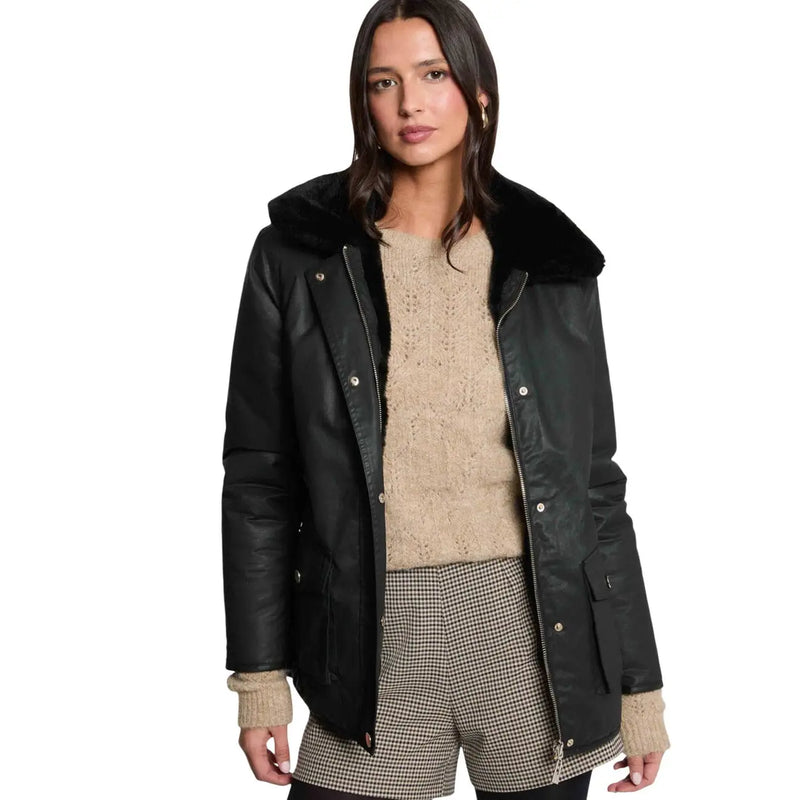 Schwarzer Parka aus Kunstleder mit flauschig gefütterter Kapuze von Morgan De Toi Schwarze Damen-Baumwolljacke mit Knöpfen