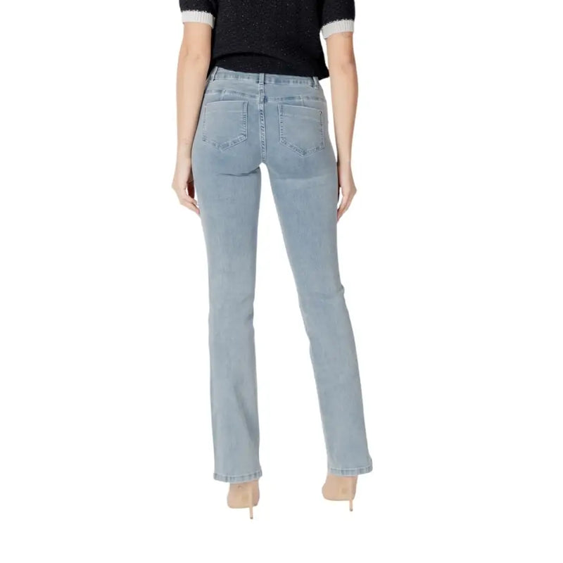 Morgan De Toi women’s light-wash blue cotton jeans with a straight-leg slightly flared silhouette for spring summer