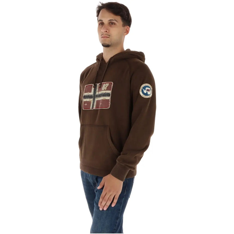 Napapijri Sweat à capuche marron en coton pour homme, orné d'un écusson drapeau norvégien vieilli sur la poitrine et d'un logo circulaire sur la manche.