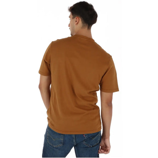 Napapijri T-shirt homme en coton camel, col rond, manches courtes et détails de coutures discrets, coupe classique.