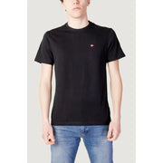 Napapijri men t-shirt black short-sleeved crew neck with small embroidered flag logo on the left chest