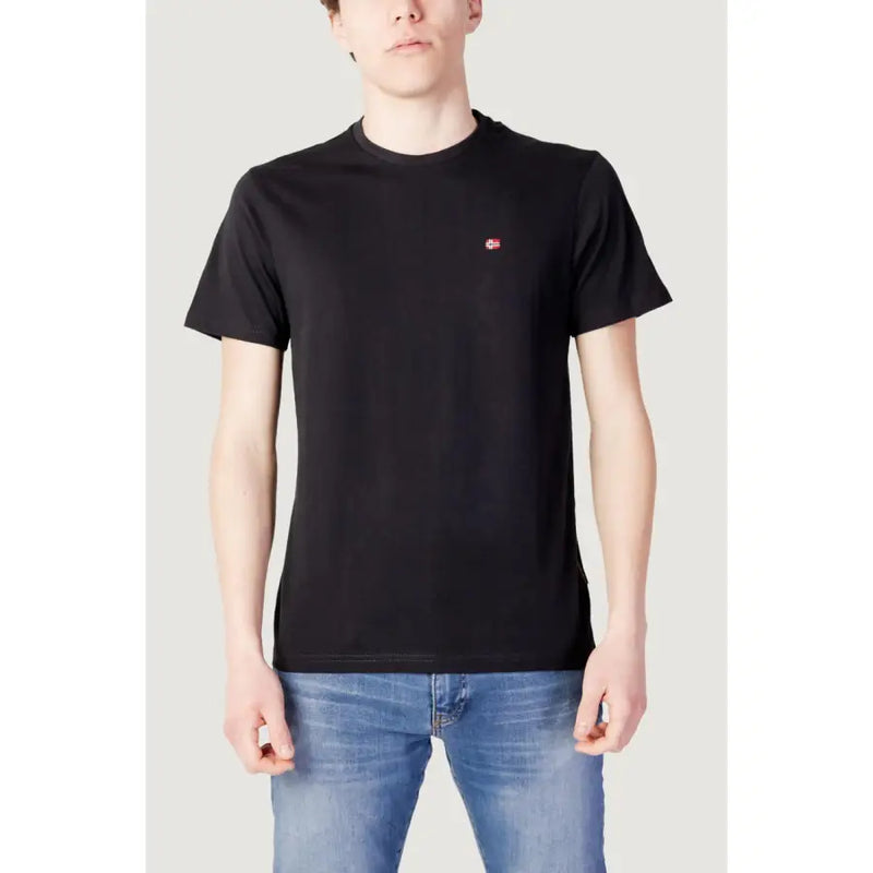 Napapijri men t-shirt black short-sleeved crew neck with small embroidered flag logo on the left chest