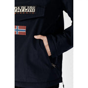 Napapijri Steppjacke für Herren in Marineblau mit rot-weiß-blauem norwegischem Flaggenaufnäher auf der Brust, Vorderansicht