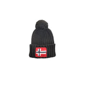 Napapijri Bonnet en laine noir pour homme, orné d'un écusson drapeau norvégien et d'un pompon assorti sur le revers (vue de face).