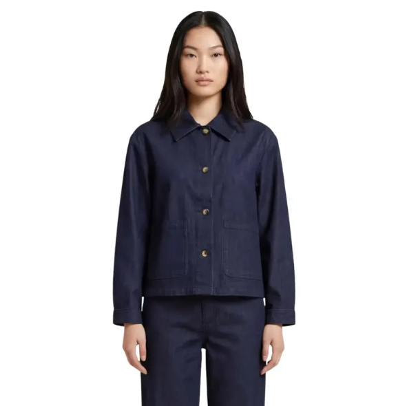 Une veste de chemise allie une sensation légère à une capacité de superposition