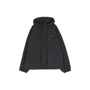 New Balance Herrenblazer, schwarze Nylon-Kapuzenjacke mit Reißverschluss vorne, zwei Seitentaschen und dezentem Brustlogo