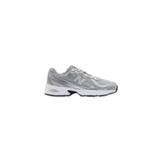 New Balance graue Herren-Sneaker mit silbernem Mesh-Obermaterial und weißer Textilzwischensohle