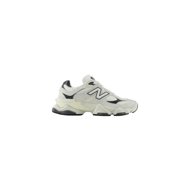 New balance Baskets en daim gris pour hommes avec un design à semelle épaisse à plusieurs couches blanche et noire