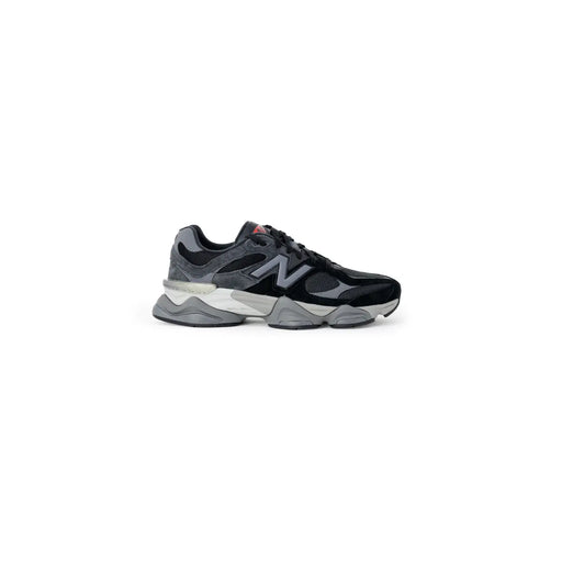 New balance men sneakers grey rubber sole black and gray 990v4 with chunky layered sole design