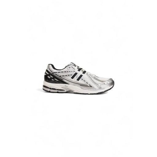 New Balance men sneakers leather white m1906r size 3.5 silver and black running shoe with sleek modern design