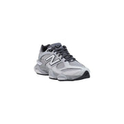 New balance graue Herren-Sneaker aus Wildleder mit Mesh- und Synthetik-Overlays in Grau und Schwarz