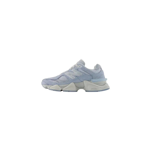 New balance Baskets homme en daim bleu clair avec empeigne en mesh et semelle intermédiaire épaisse blanc cassé pour un style décontracté