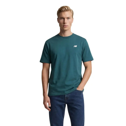 New Balance Herren-T-Shirt, grün, Baumwolle, Kurzarm, Rundhalsausschnitt, mit weißem Logo auf der linken Brustseite