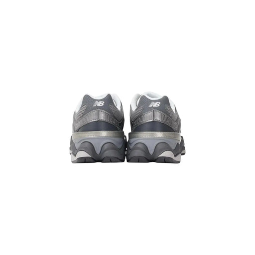 New balance Graue Damen-Sneaker aus Synthetik mit grau-weißem, strukturiertem Mesh-Obermaterial und klobiger Gummisohle