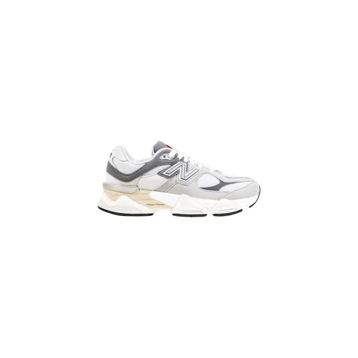 New Balance Damen-Sneaker aus Synthetik in Grau und Weiß mit dicker, mehrlagiger Sohle