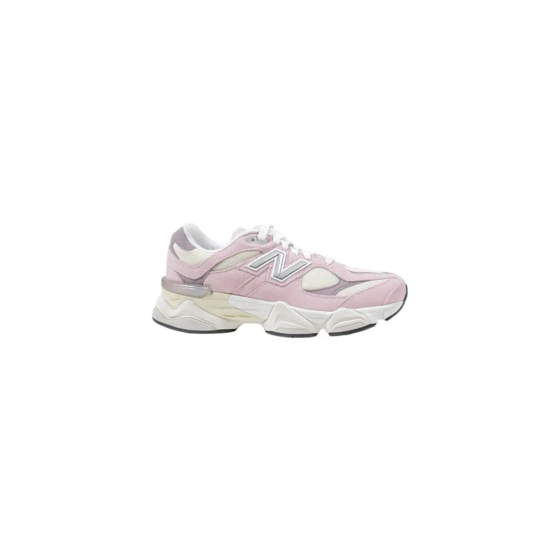 New Balance women leather sneakers pink with a chunky layered sole in pink and white 560v3 design