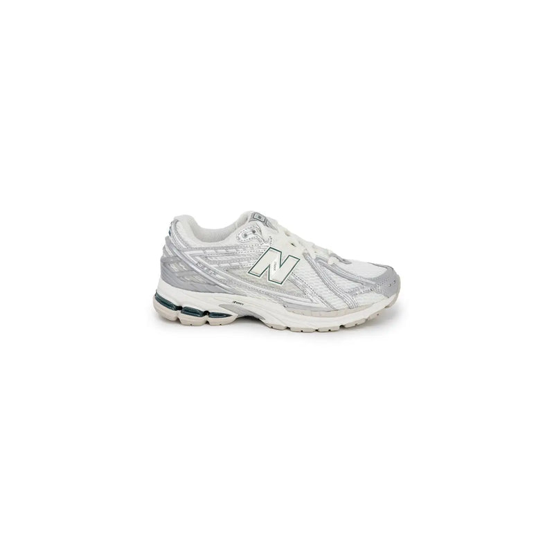 New Balance women silver sneakers fabric size 3 with white and silver mesh upper and rubber sole