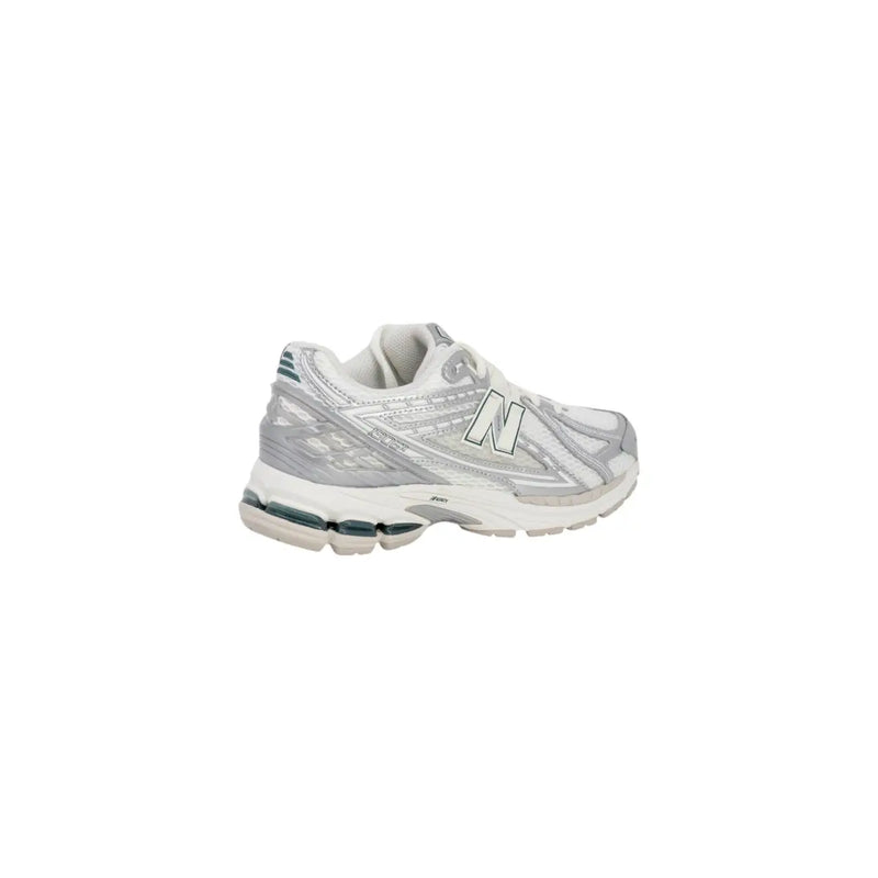 New balance women silver sneakers fabric size 3 featuring silver and white mesh and synthetic overlays