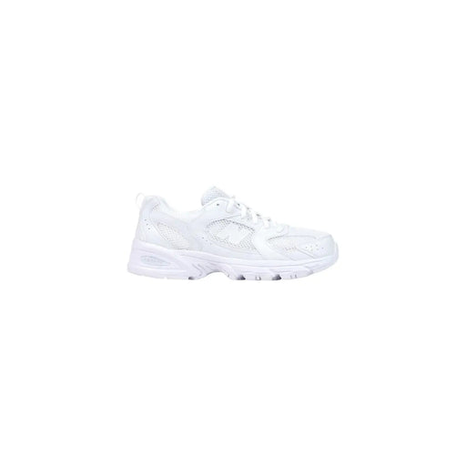 New Balance Baskets pour femmes blanches en similicuir avec empeigne en mesh perforé et semelle épaisse en caoutchouc