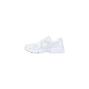 New Balance women sneakers in white faux leather with mesh and synthetic overlays and a chunky sole design