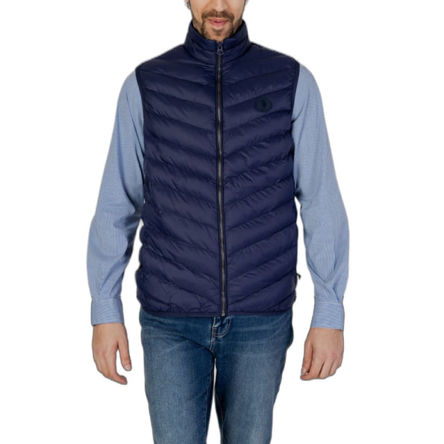 U.S. Polo Assn. Men Gilet featuring The North Face Aco Vest for urban style clothing