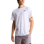 coton blanc à manches courtes t-shirt T-shirt pour homme de la marque The North Face, avec un petit logo noir sur la poitrine gauche.
