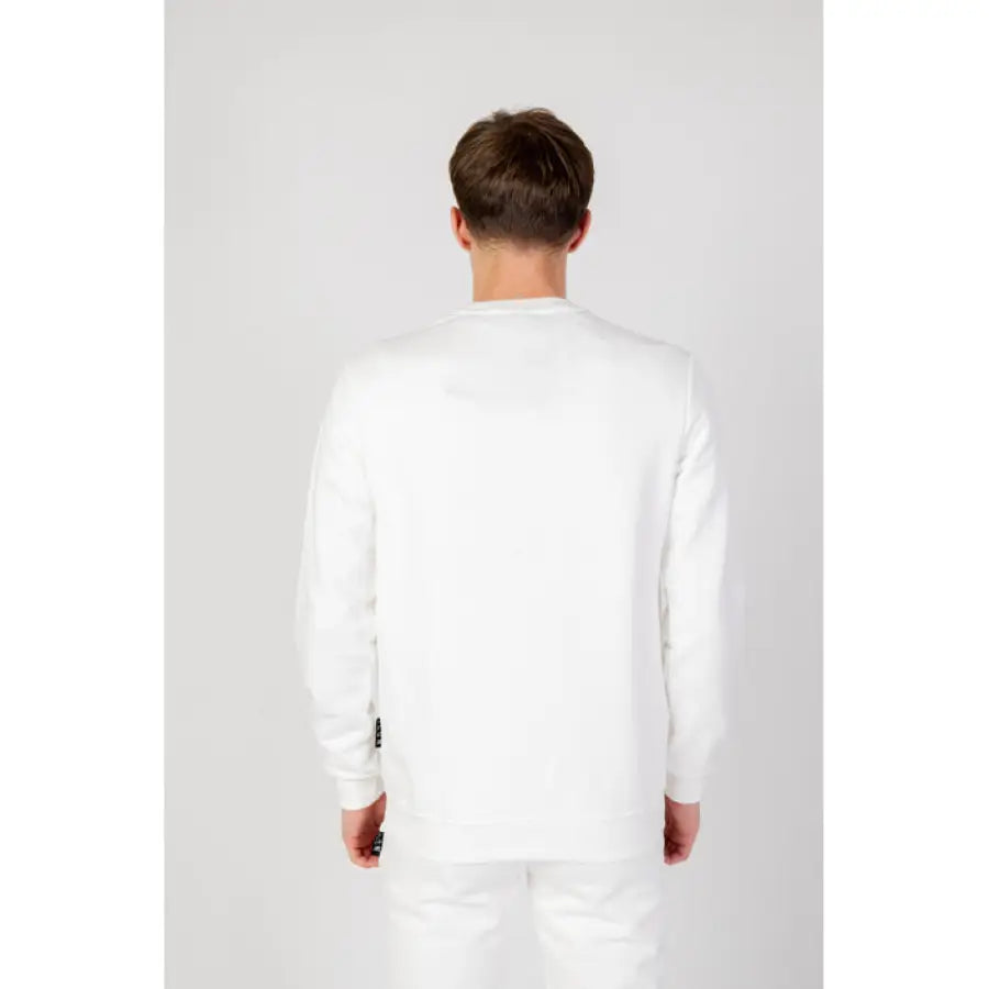 
                      
                        North Face white logo crew neck sweatshirt for men - urban city style fashion icon
                      
                    