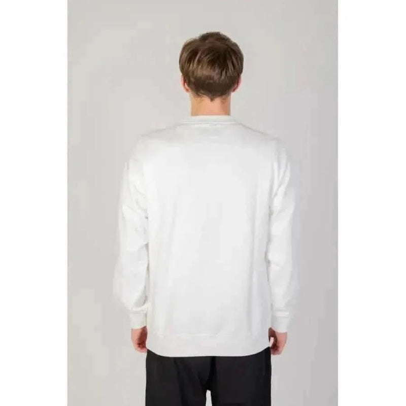 Urban style clothing - The North Face white logo crew neck sweater on Underclub