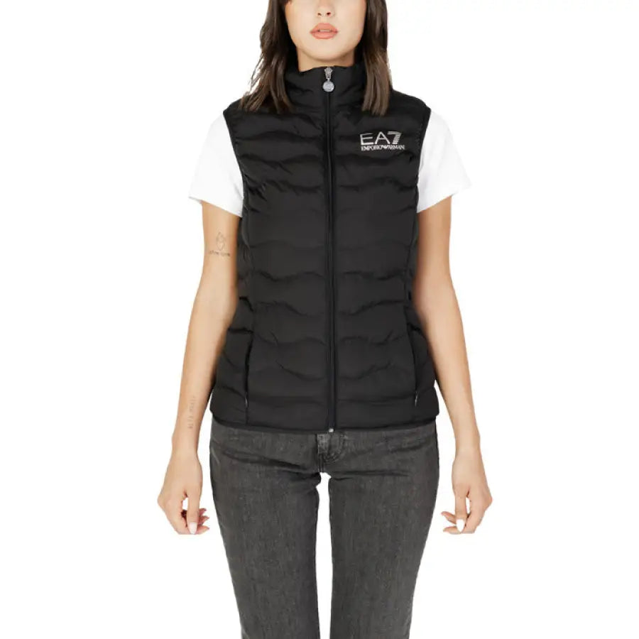 Urban style: The North Face Women’s Nu Nu Vest displayed in EA7 Women Gilet product