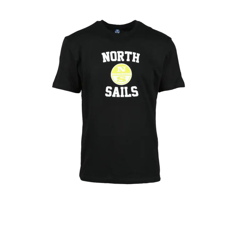 Schwarze Baumwolle North Sails Herren-T-Shirt mit Rundhalsausschnitt, kurzen Ärmeln und weißem Logo mit gelbem kreisförmigem Emblem