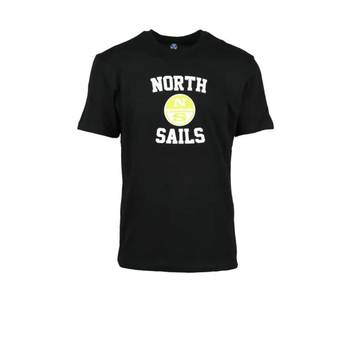 Schwarze Baumwolle North Sails Herren-T-Shirt mit Rundhalsausschnitt, kurzen Ärmeln und weißem Logo mit gelbem kreisförmigem Emblem