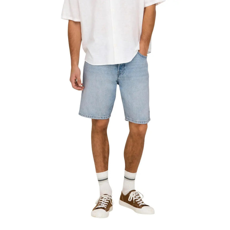 Only shorts denim shorts for women in light wash with faded finish and standard stitching, front view