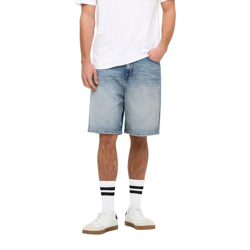 Only & Sons denim shorts for men in light wash with classic five-pocket design and frayed hem, front view