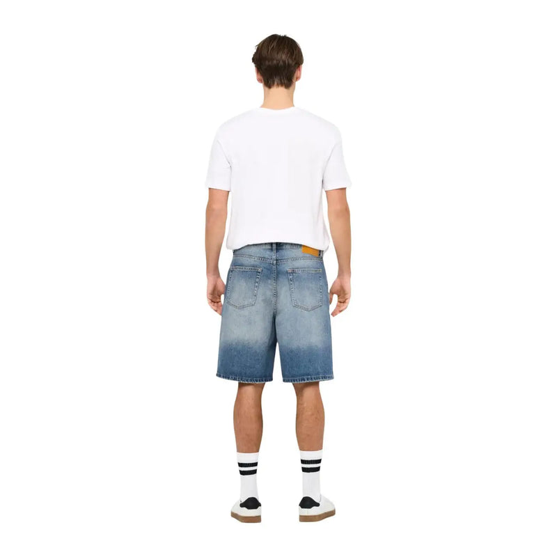 Only & Sons Herren-Jeansshorts in heller Waschung mit verwaschenem Used-Look und Fünf-Taschen-Design, Vorderansicht
