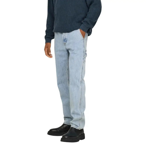 Light-wash denim jeans with a relaxed fit cargo pockets made of 100% cotton by Only Sons men jeans blue 22031087