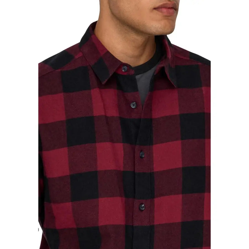 Only & Sons Herrenhemd aus rot-schwarz kariertem Flanell mit Button-Down-Kragen für die Freizeit