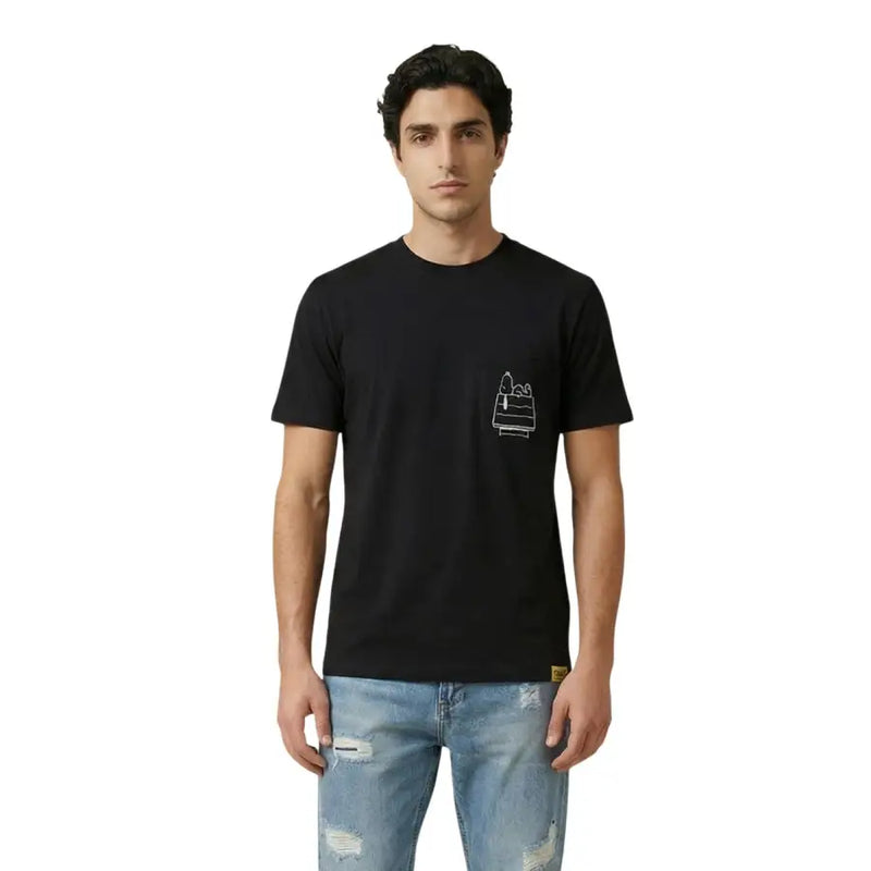 Only & Sons men black short-sleeved t-shirt with minimalist white line drawing on the left chest