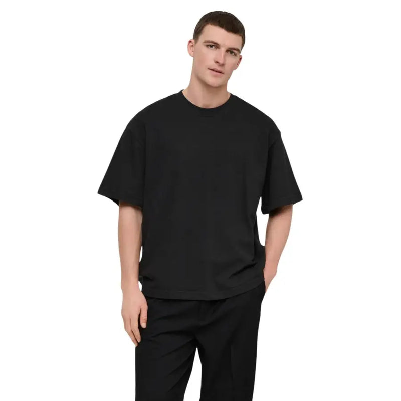 Only & Sons Männer t-shirt Schwarzer, übergroßer Rundhalsausschnitt mit lockerer Passform und kurzen Ärmeln für lässige Freizeitkleidung