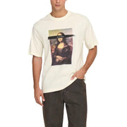 cremefarbene Baumwolle Only & Sons Männer t-shirt mit einer gedruckten Mona-Lisa-Grafik und dem Schriftzug „la vien“ über ihrem Gesicht