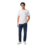Only & Sons Herren weiße Baumwolle t-shirt mit einer kleinen gelben Pikachu-Grafik auf der linken Brustseite