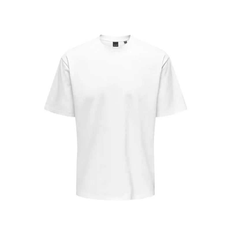 White crew-neck t-shirt with short sleeves made of soft cotton fabric from Only & Sons men t-shirt collection