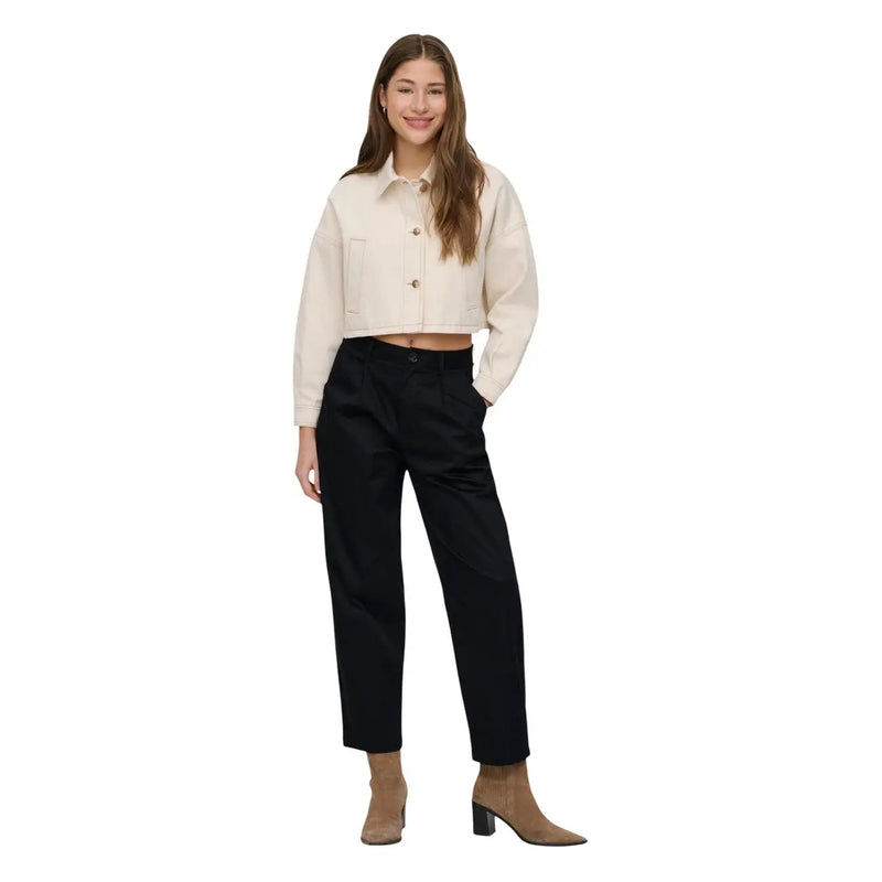 Cream-colored cropped cotton jacket with button front and two pockets paired with Only Women black barrel chino trousers size 36