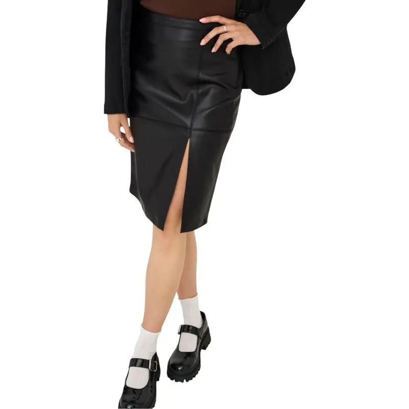 Schwarzer Bleistiftrock aus Kunstleder mit Schlitz vorne. Only Damen-Reißverschlussdesign