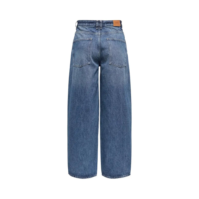 Mittelblaue Baumwoll-Denim-Jeans mit weitem Bein und klassischen Gesäßtaschen, von hinten gezeigt von only Frauen