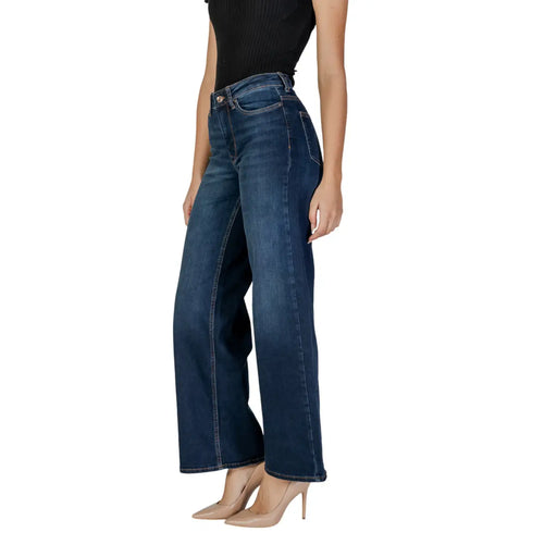 Only Damen-Jeans aus blauem Baumwoll-Denim in Dunkelblau mit weitem Bein, hohem Bund und klassischer Naht.