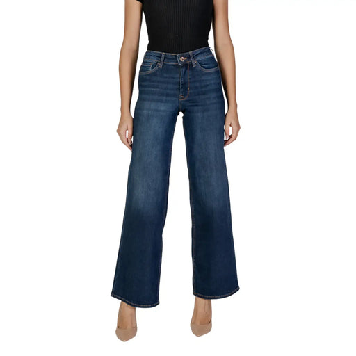 Dunkelblaue, hochgeschnittene und weite Baumwolljeans für Damen von Only, Präsentation des Frontdesigns