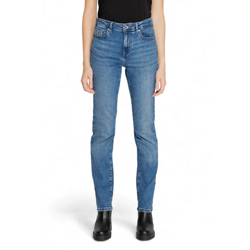 Only Damen-Jeans aus blauem Baumwoll-Denim mit Stretchanteil, klassischer Passform und dezenter Waschung auf der Vorderseite